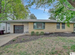 6031 Vine St, Lincoln, NE 68505