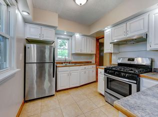 1555 Ivy Ave E, Saint Paul, MN 55106