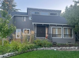 438 Roundelay Cir, Medford, OR 97504