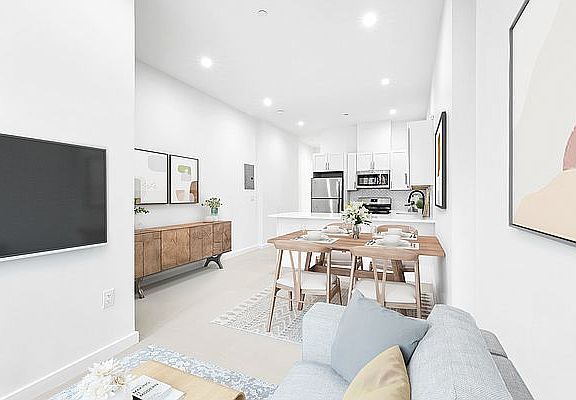4th image of 141 Mac Dougal St #B