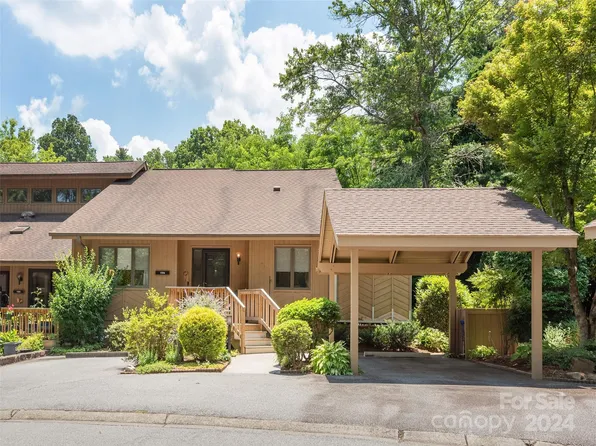 1106 Red Oak Dr, Hendersonville, NC 28791
