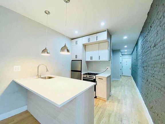 3rd image of 531 E 22nd St #6