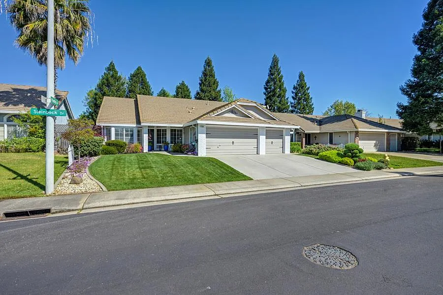 1506 Steinbeck Dr photo 1