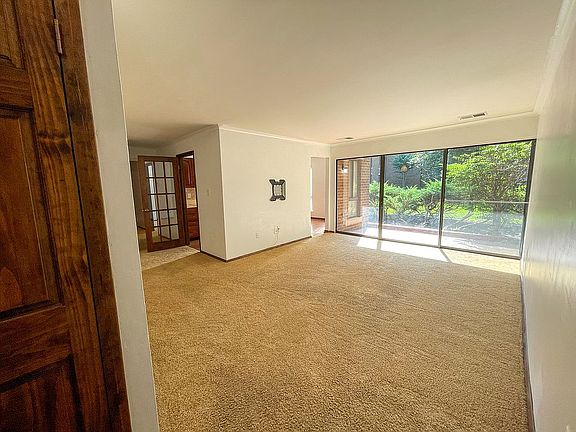 3rd image of 565 Florida Ave APT 101