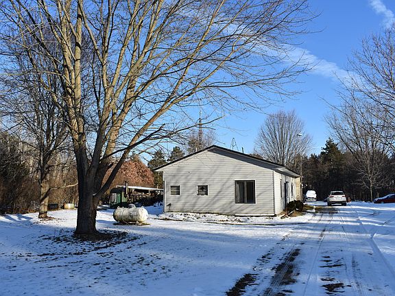 2nd image of 2886 N Luce Ave