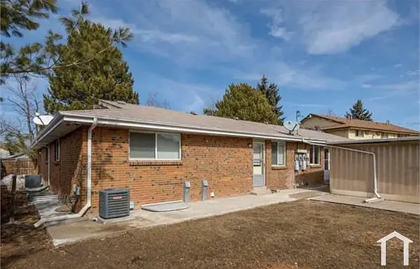 5 bed, $2,500 — Photo 2