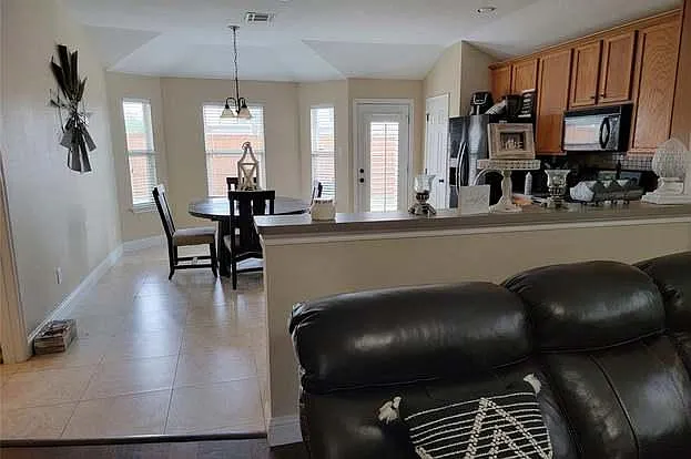 3001 Eastwood Dr — Photo 5