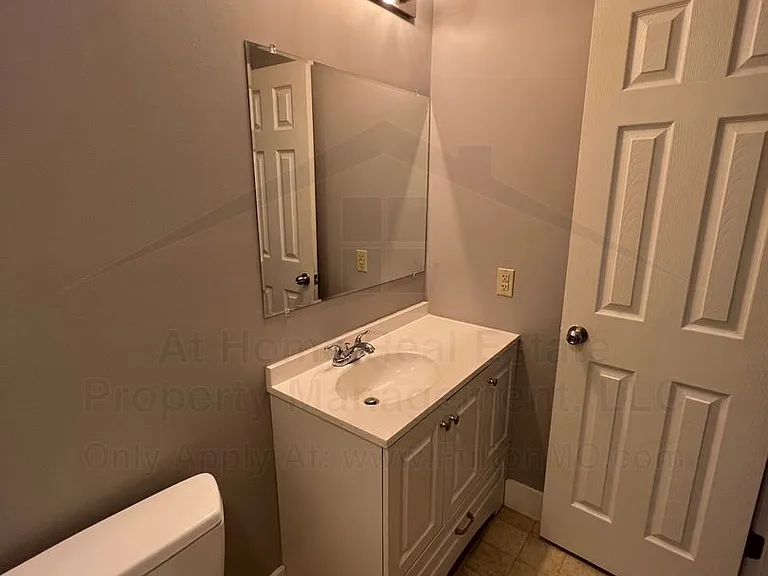 1223 Grand St — Photo 14