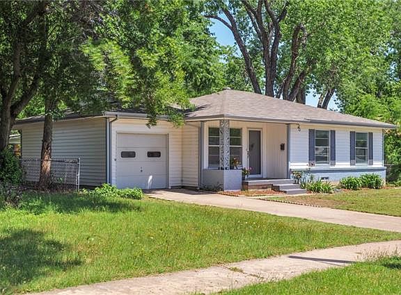 3rd image of 1313 W Lovers Ln