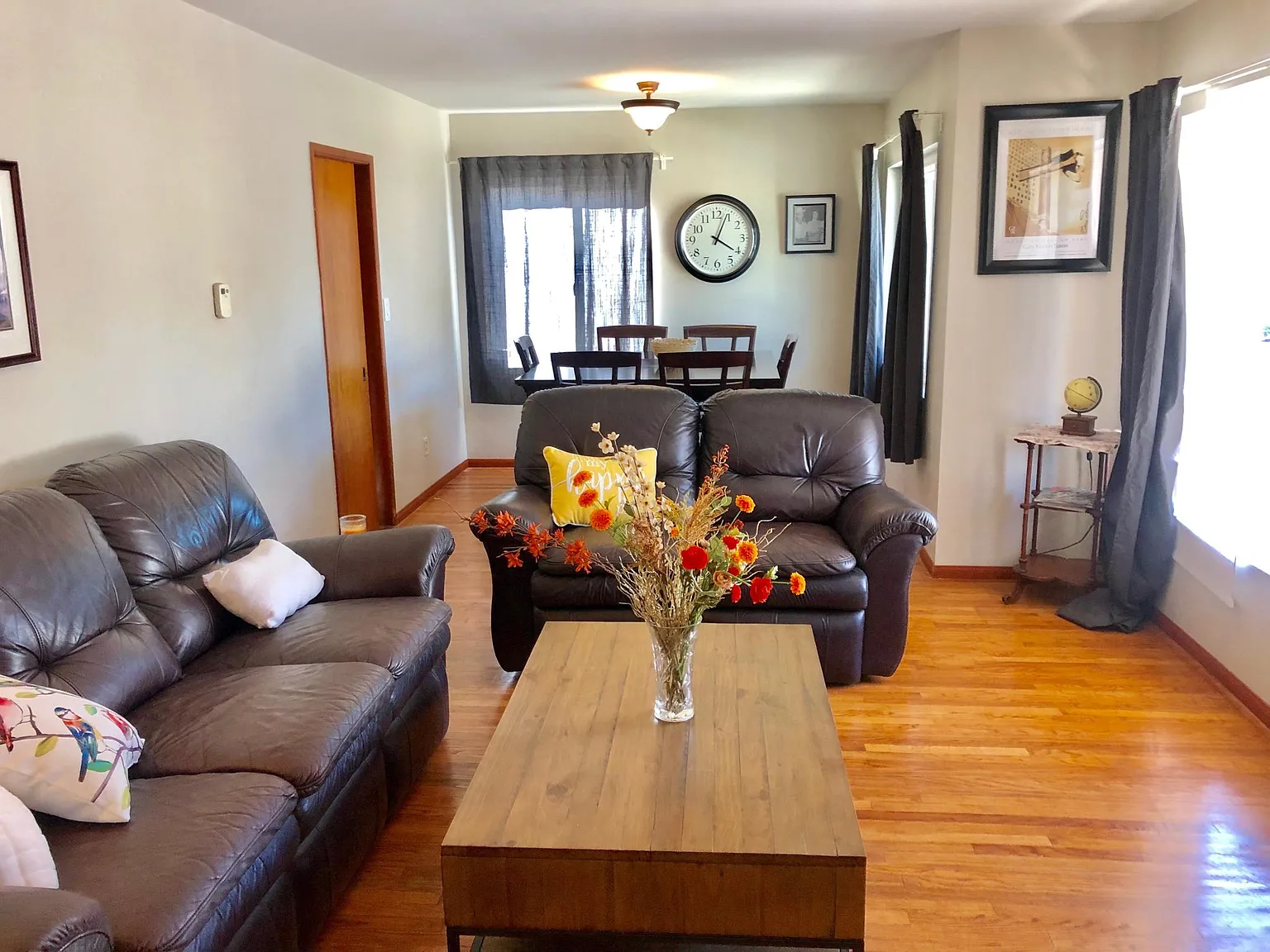 3 bed, 1336 sqft, $3,300 — Photo 3