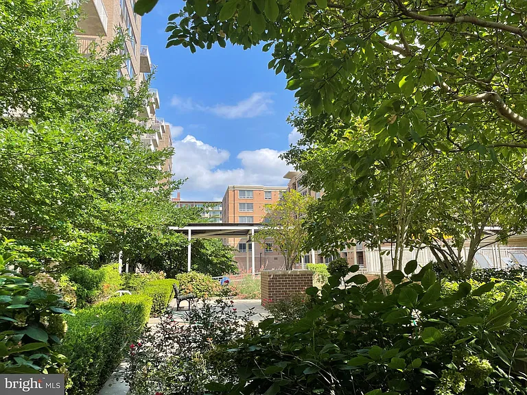 355 I St SW #410 — Photo 16