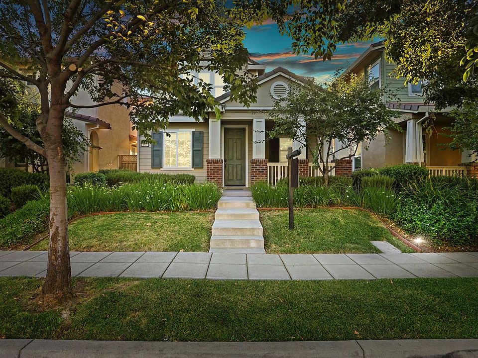1st image of 697 N Museo Dr