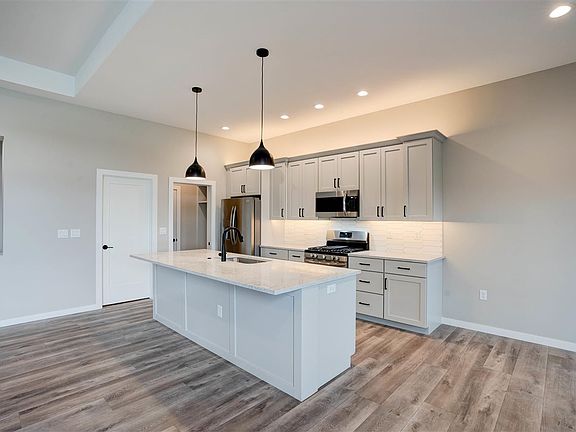 2nd image of 708 Rolling Hills Dr