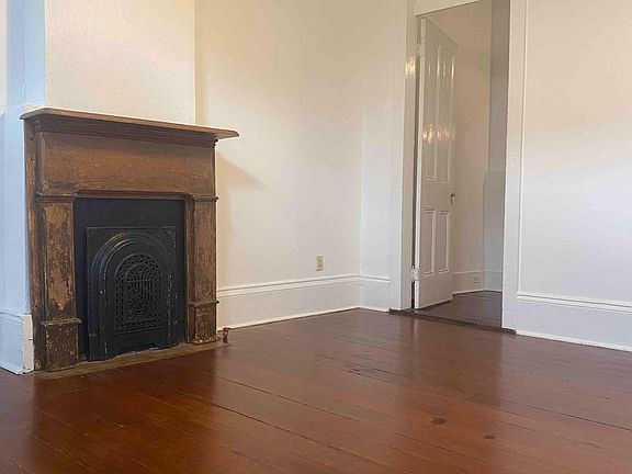 3rd image of 2303 Royal St