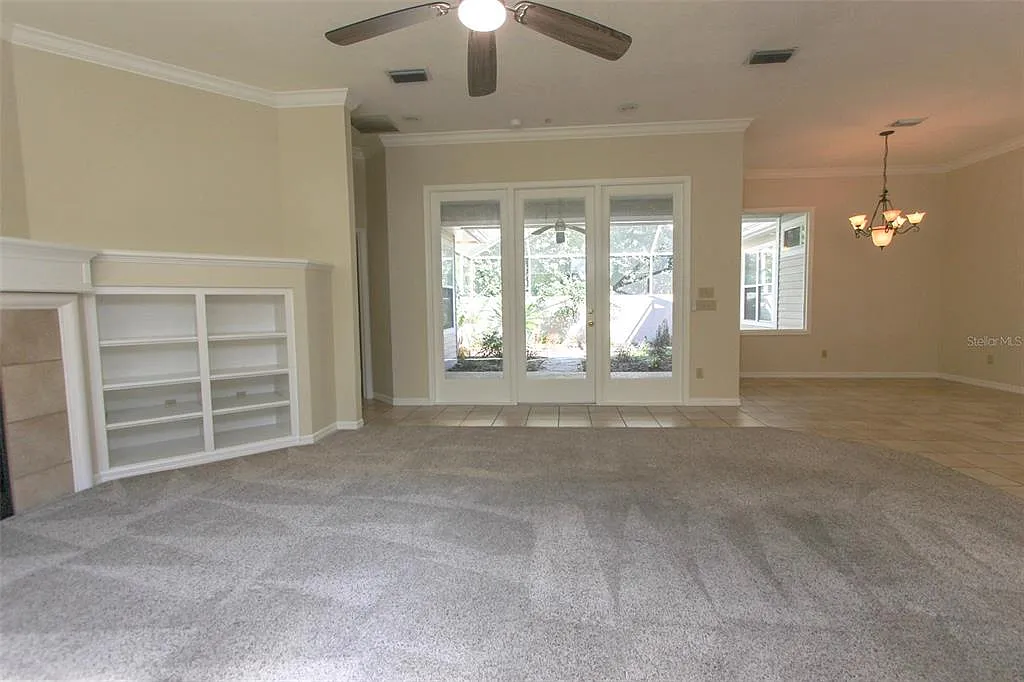 3 bed, 2.5 bath, 2328 sqft, $2,725 — Photo 4