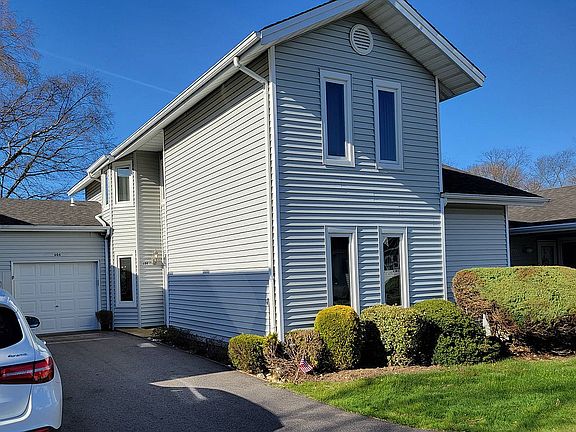 2nd image of 604 Elton Ct S