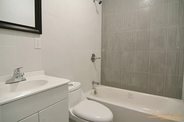 Rented by aptsandlofts.com | media 13