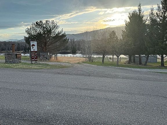 5th image of 25 River Dr