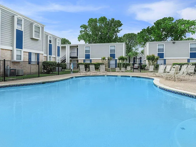 The Berkshire Apartments — Photo 1