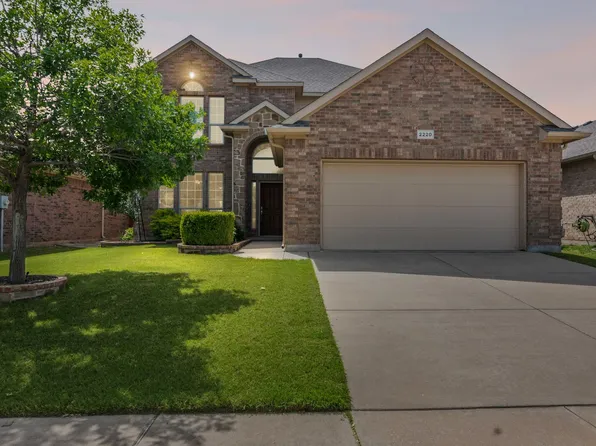 2220 Frosted Willow Ln, Fort Worth, TX 76177