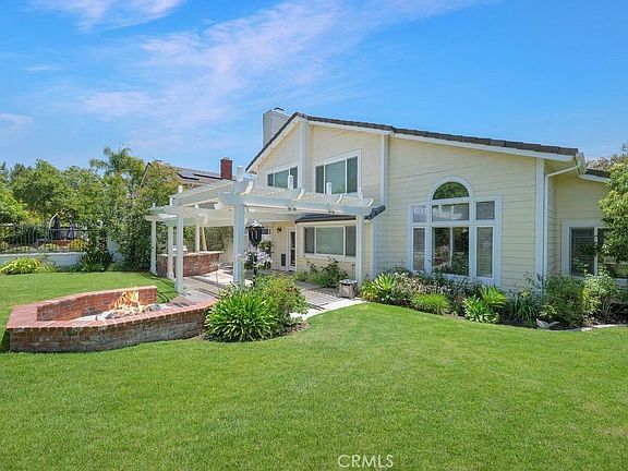 5th image of 11 Pinewood Dr