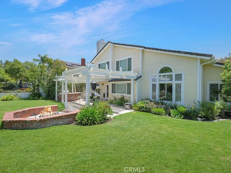 11 Pinewood Dr — Photo 5