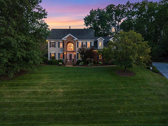 3rd image of 3525 Traveler Rd