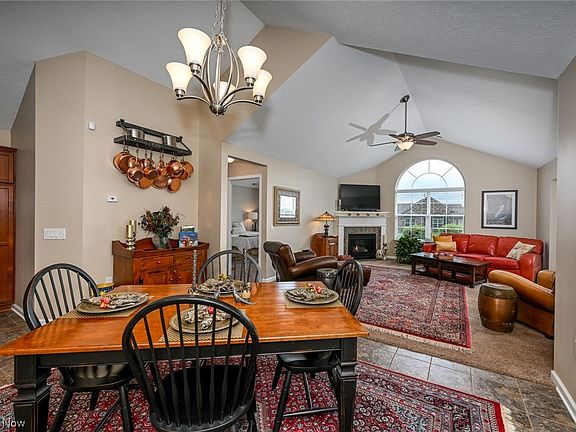 5th image of 1918 Woods Dr