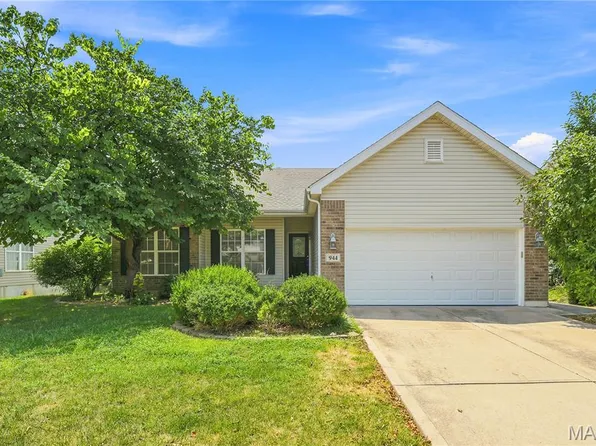 944 Daffodil Ridge Dr, O'Fallon, MO 63366