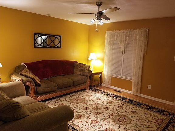 2nd image of 1513 Dogwood St