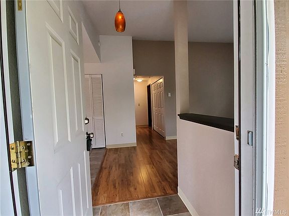 3rd image of 639 Bavarian Ln SE