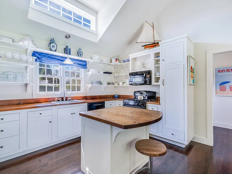 28 Mill Hill Ln — Photo 6