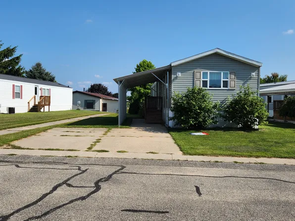 1318 Windridge Ln, Fremont, MI 49412