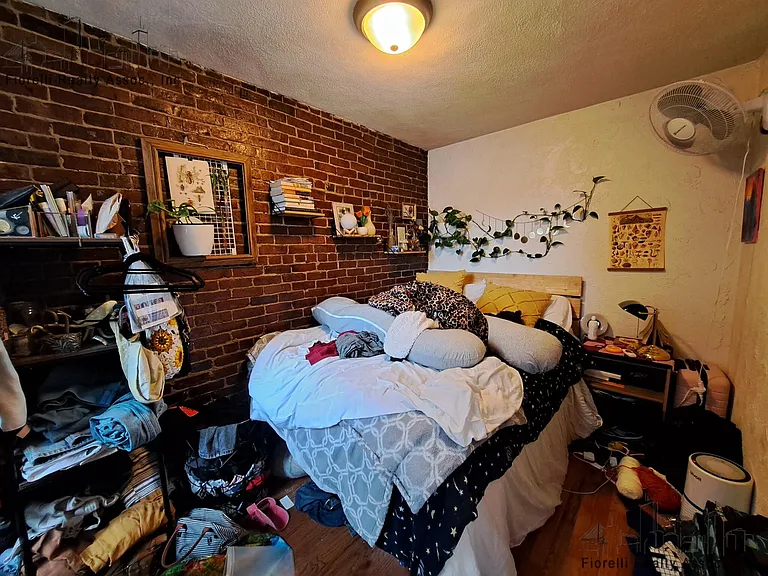165 Endicott St #4 — Photo 3