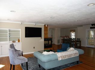 2 North St, Topsfield, MA 01983