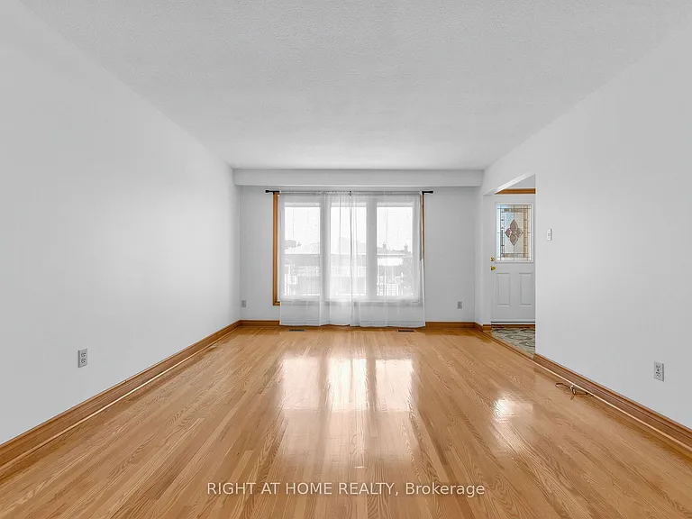 33 Arthur Griffith Dr #A — Photo 10