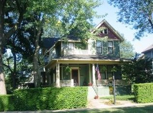 100 N Spring Ave, La Grange, IL 60525