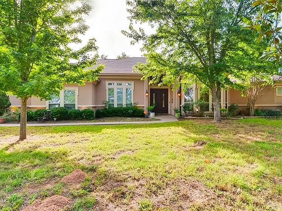 2nd image of 510 Harmony Cir