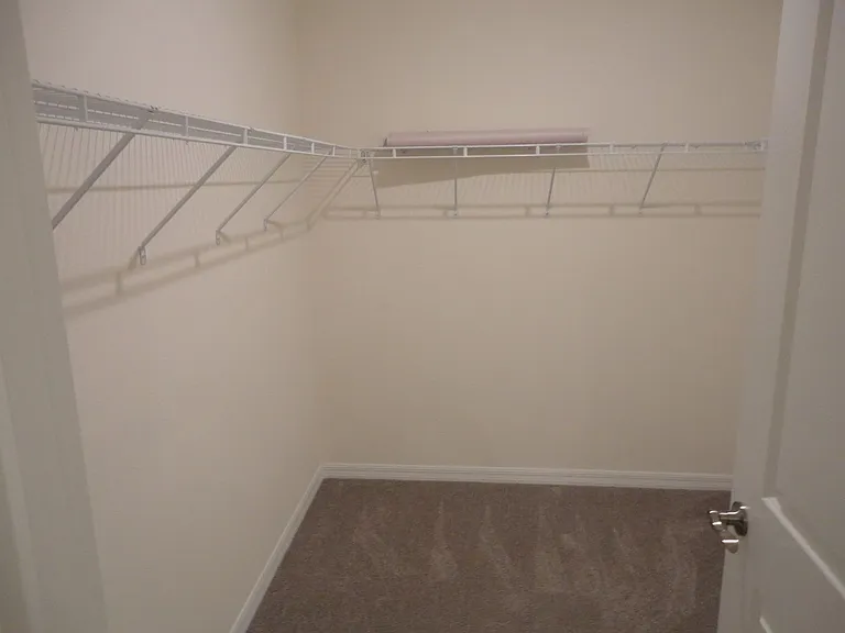 216 Hickory Crse — Photo 12