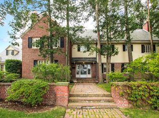 55 Riverview Ter, Springfield, MA 01108