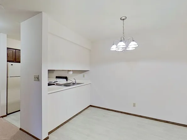 N142W6227 Concord St APT 32, Cedarburg, WI 53012