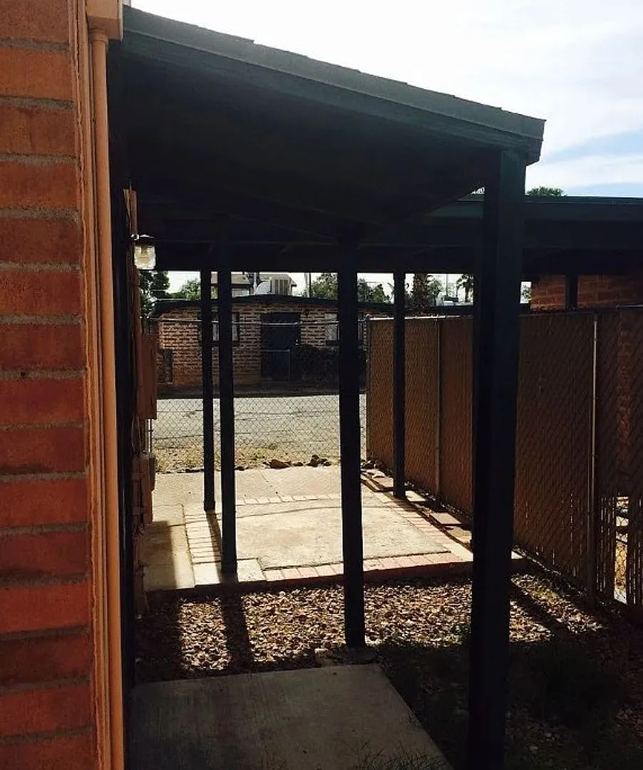 2 bed, 1.0 bath, 798 sqft, $1,150 — Photo 3