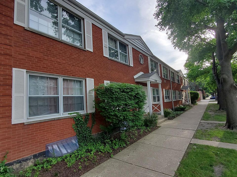1st image of 4101 W Berteau Ave #1A