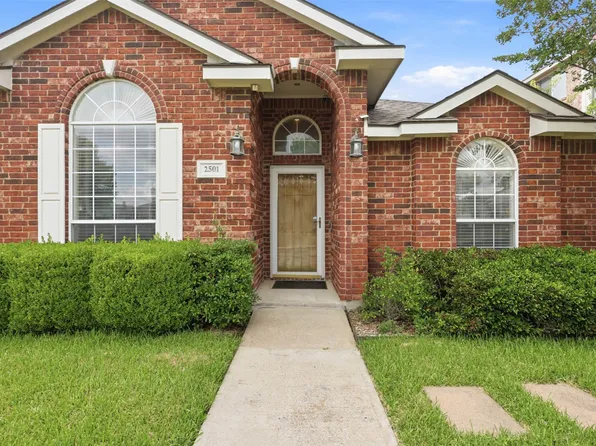 2501 Saddlehorn Dr, Mesquite, TX 75181