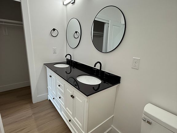 Master Bedroom Bathroom