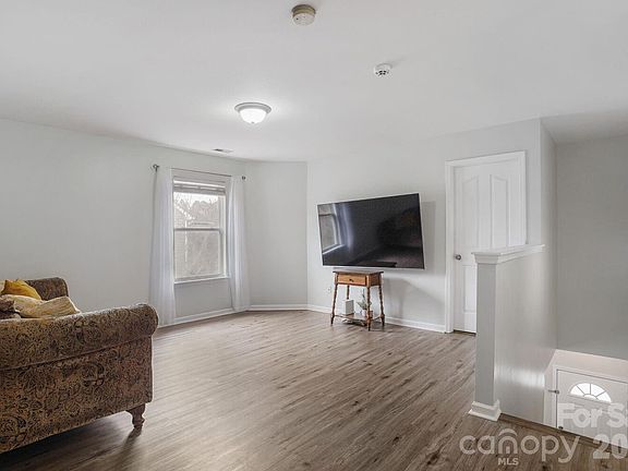 5th image of 13622 Stringfellow Ln