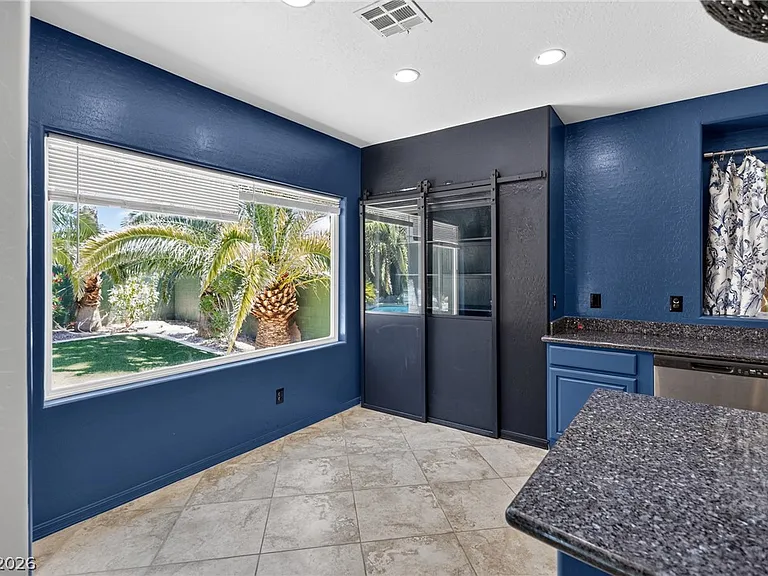 8606 Kennedy Heights Ct — Photo 4
