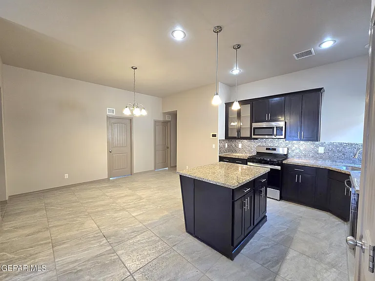 3857 Loma Cortez Dr — Photo 3