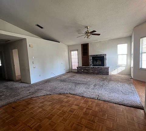4th image of 618 Carpenter Way