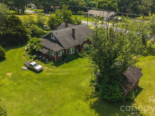 1040 State Highway 90 W, Taylorsville, NC 28681